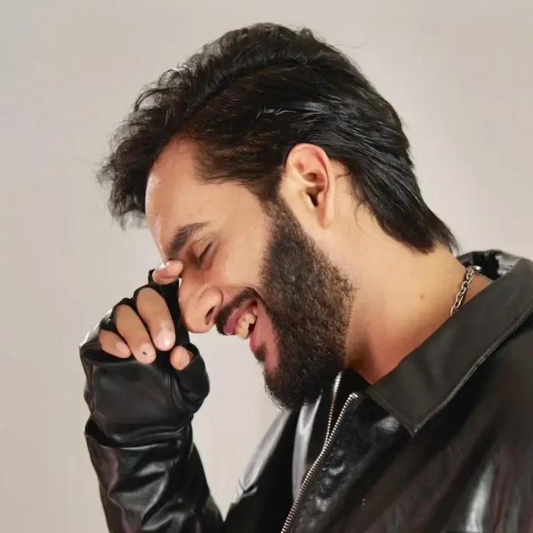 Fukra Insaan Profile DP